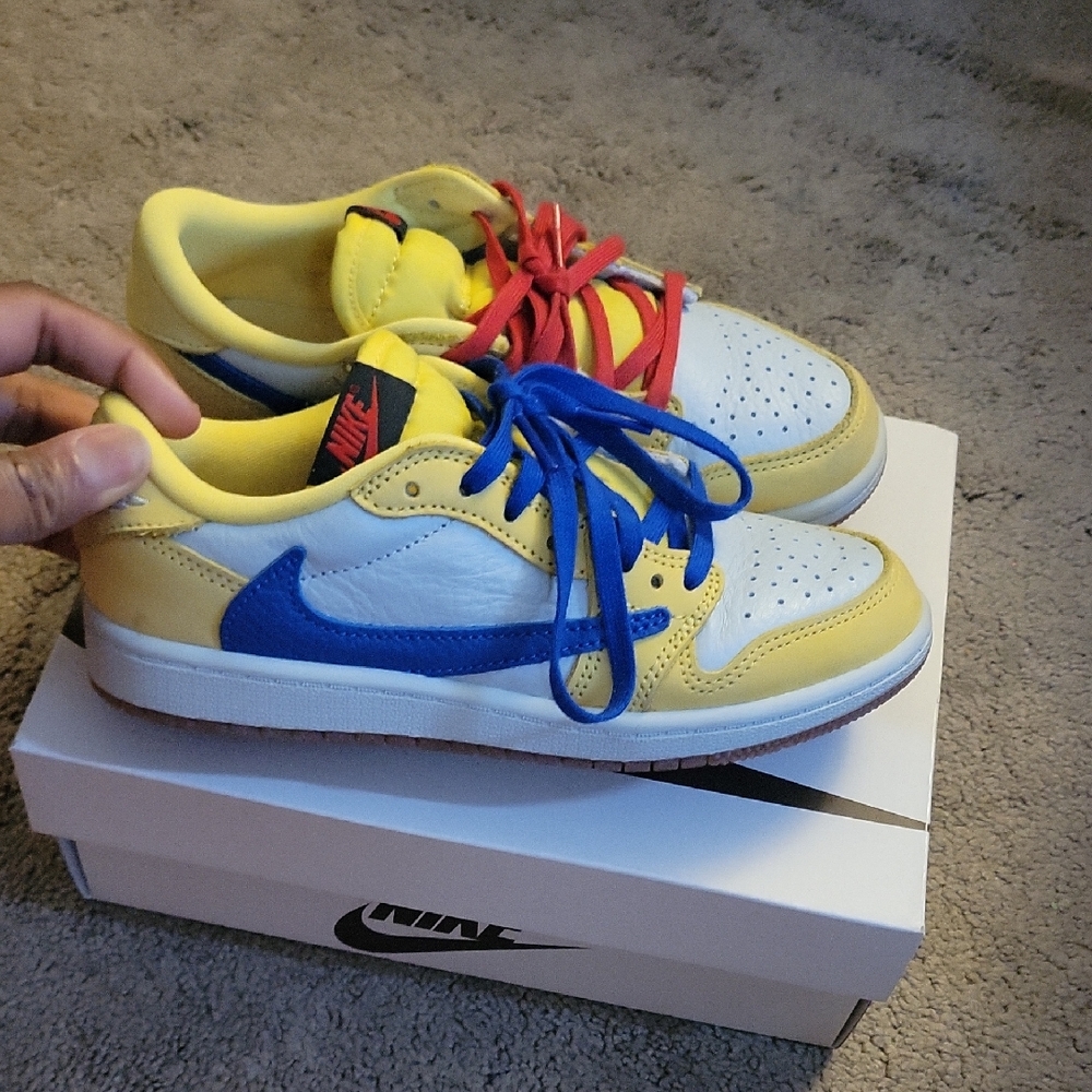 Travis Scott 'Canary' NIKE